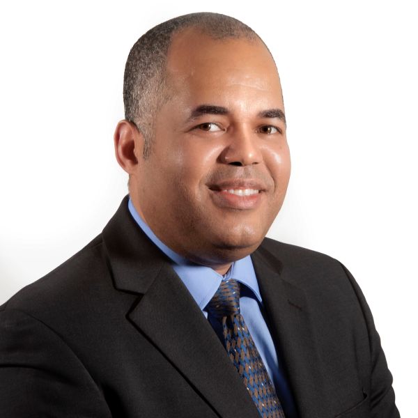 Eward Senatus courtier immobilier - Royal LePage à Laval Eward Senatus